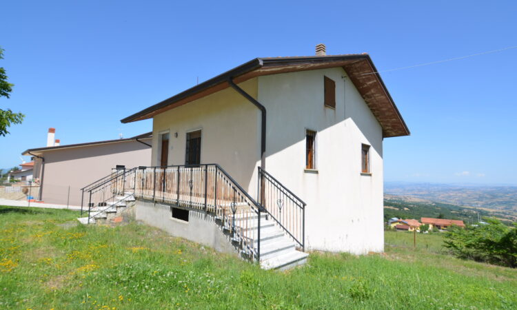 Casa indipendente con terreno a Guardia Lombardi 2601 - Tutte le immagini