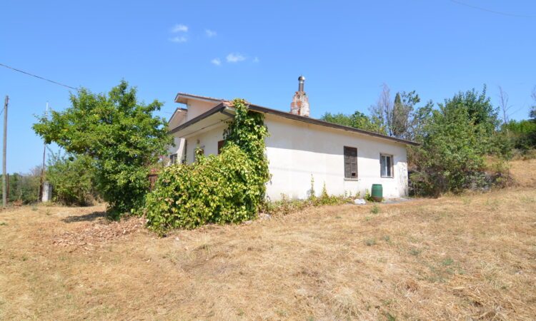 Casa indipendente con terreno a Rocca San Felice 2602 - Tutte le immagini