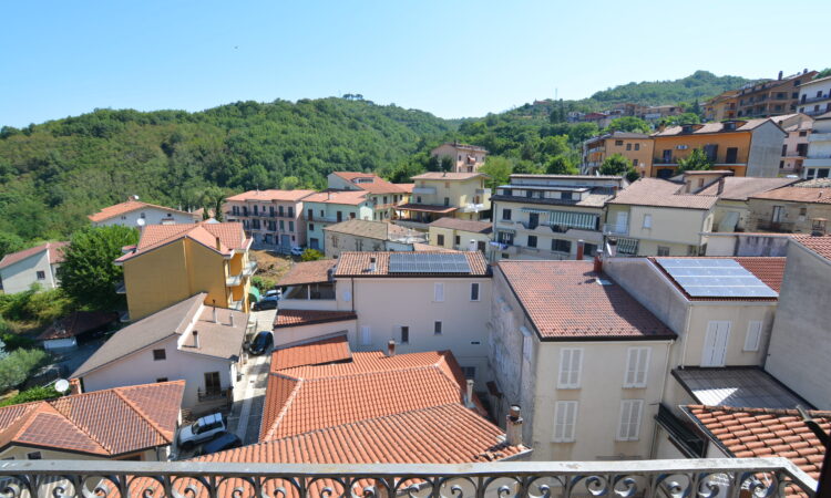 Casa con entrata indipendente a Castelfranci 2603 - Tutte le immagini