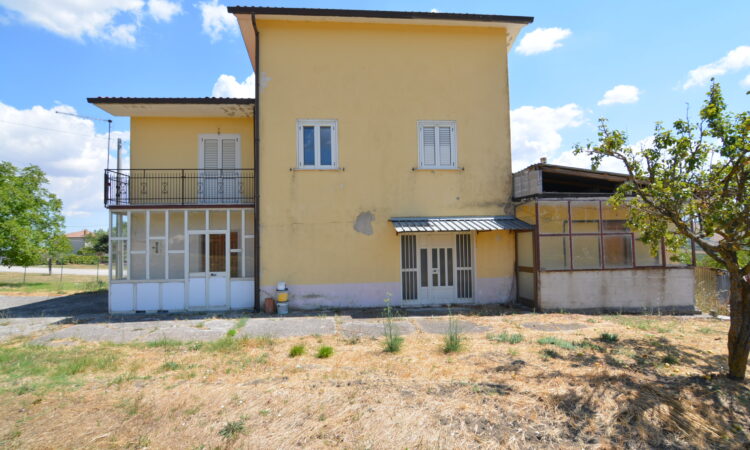 Casa indipendente con terreno a Guardia Lombardi 2607 - Tutte le immagini